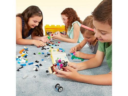 LEGO Classic Medium Creative Brick Box