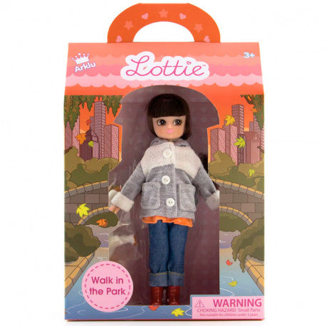 Muñeca Lottie de Paseo por el Parque