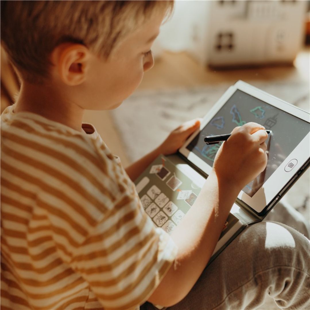 Kidywolf Mini Travel LCD Drawing and Writing Tablet with Templates