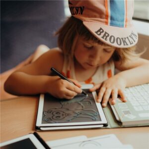 Tableta de Dibujo y Escritura LCD con Plantillas Mini Animales del Mundo Kidywolf